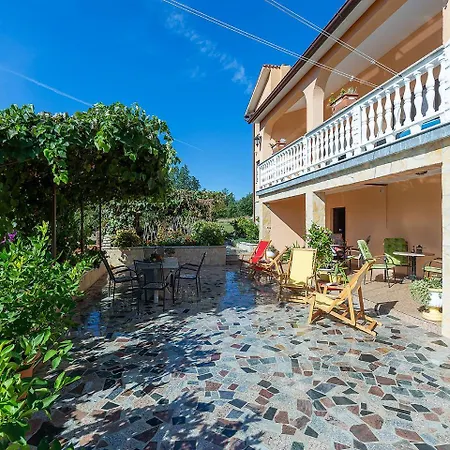 Alice Oasis - Apartment